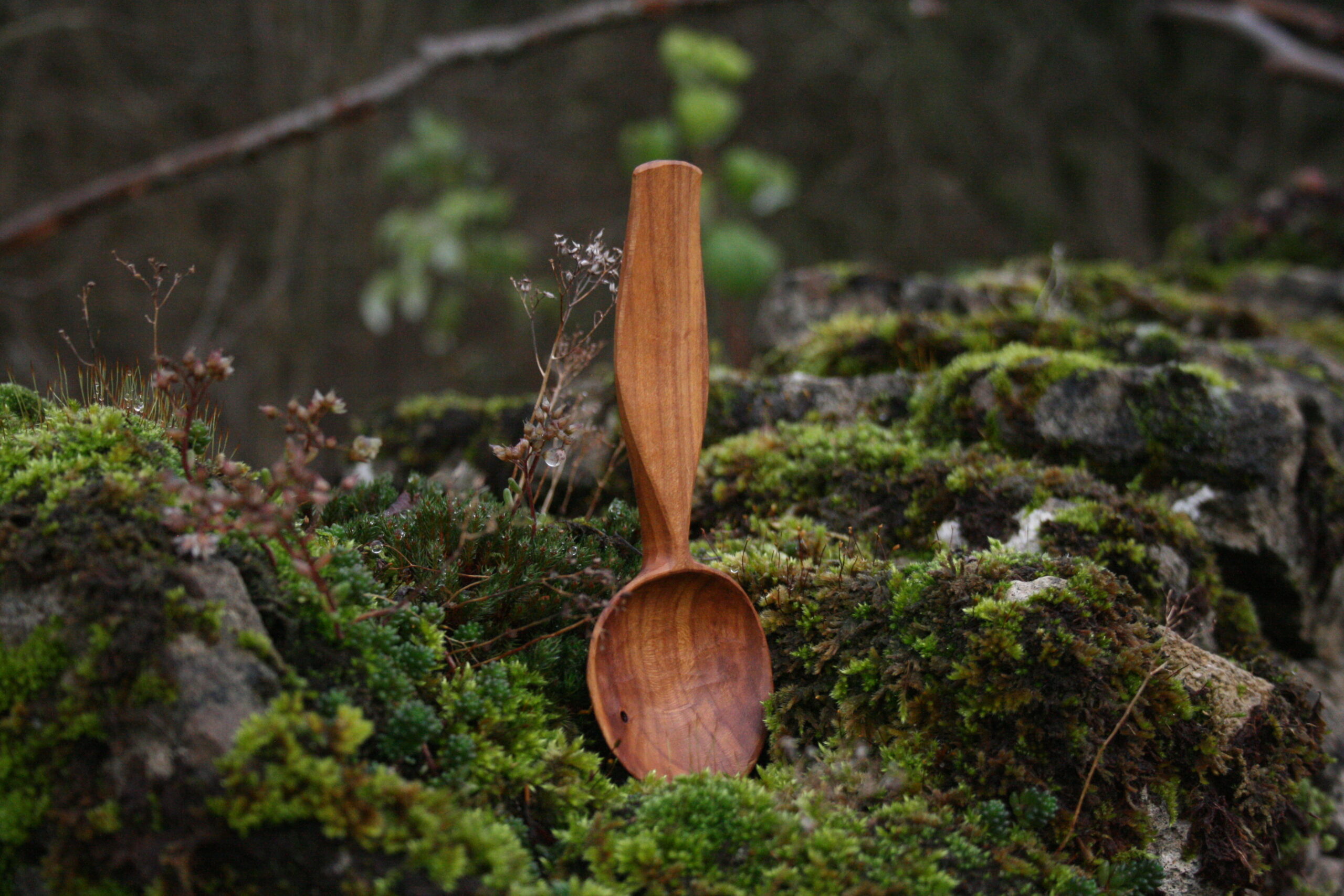 Plum eating spoon