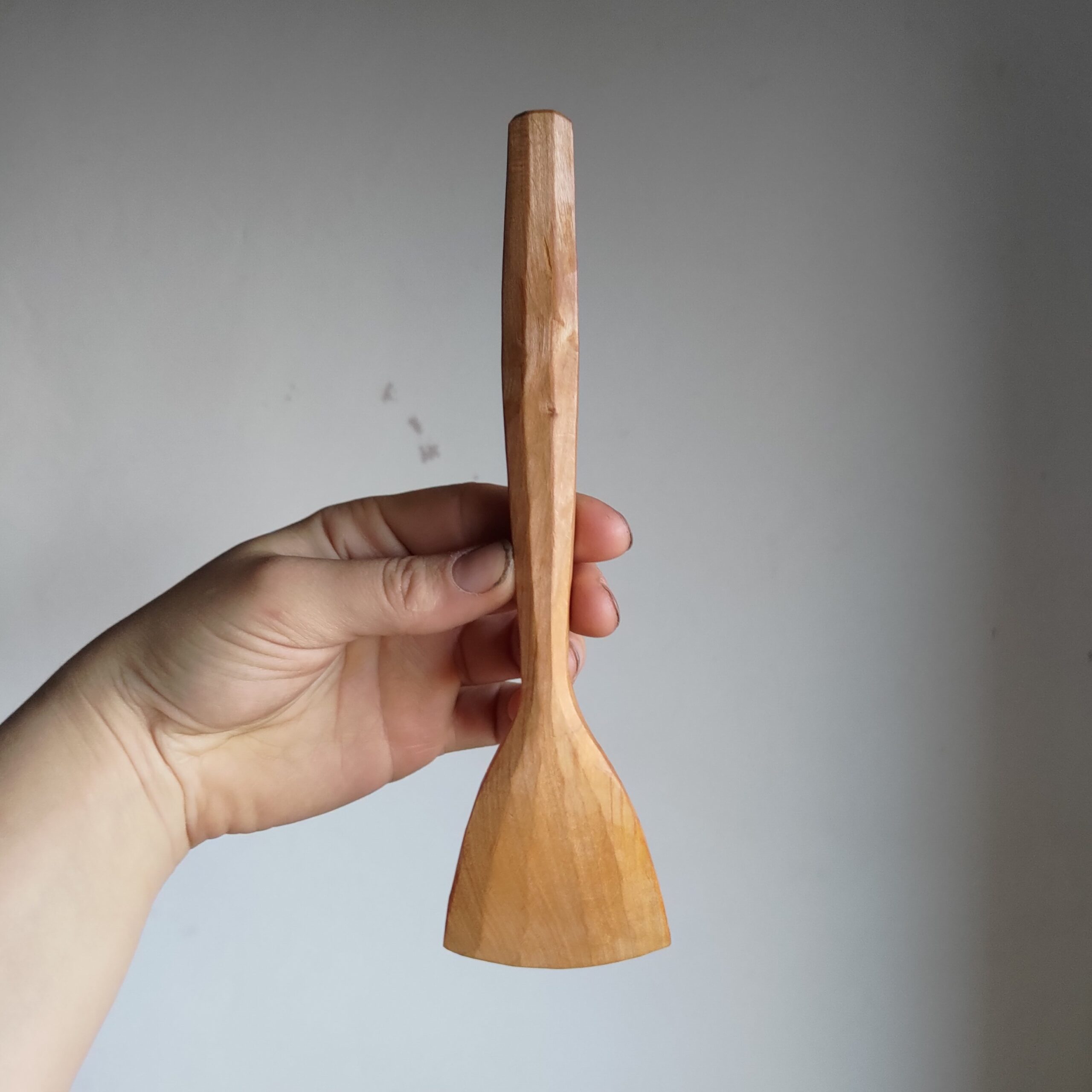 Short handled cherry spatula